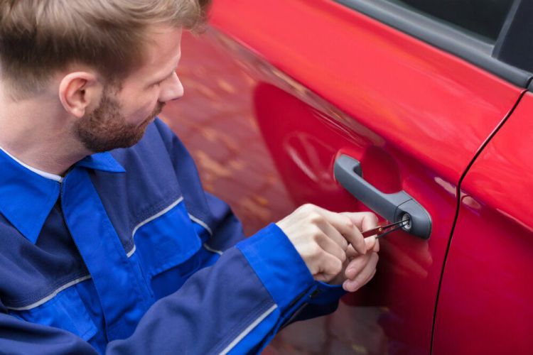 Car Locksmith Services How Safe Are Transponder Keys and What Happens When They Fail
