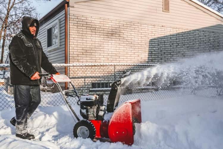 Choosing the Right Snow Blower for Winter for home