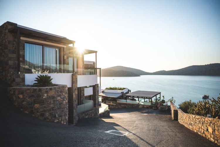 Custom vs. Pre Built Why a Luxury Home Should Be Designed Just for You