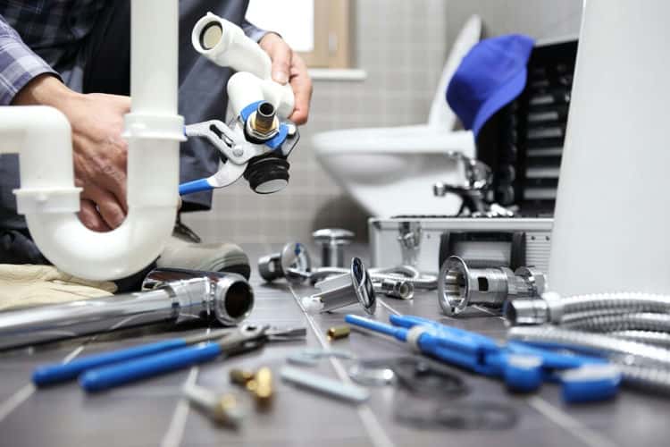Why You Should Keep an Emergency Plumber On Standby